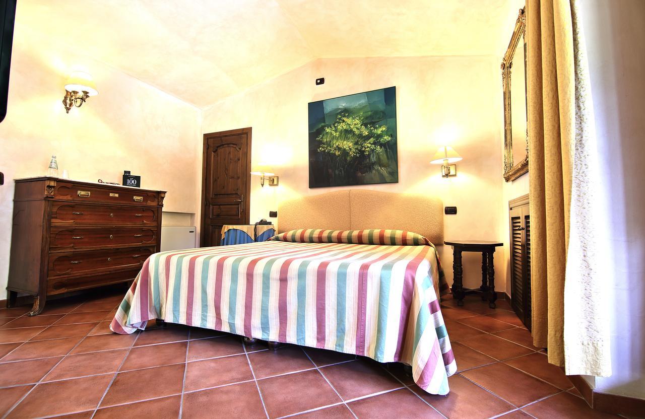 L'Agnata Di De Andre Boutique Hotel Tempio Pausania Bagian luar foto