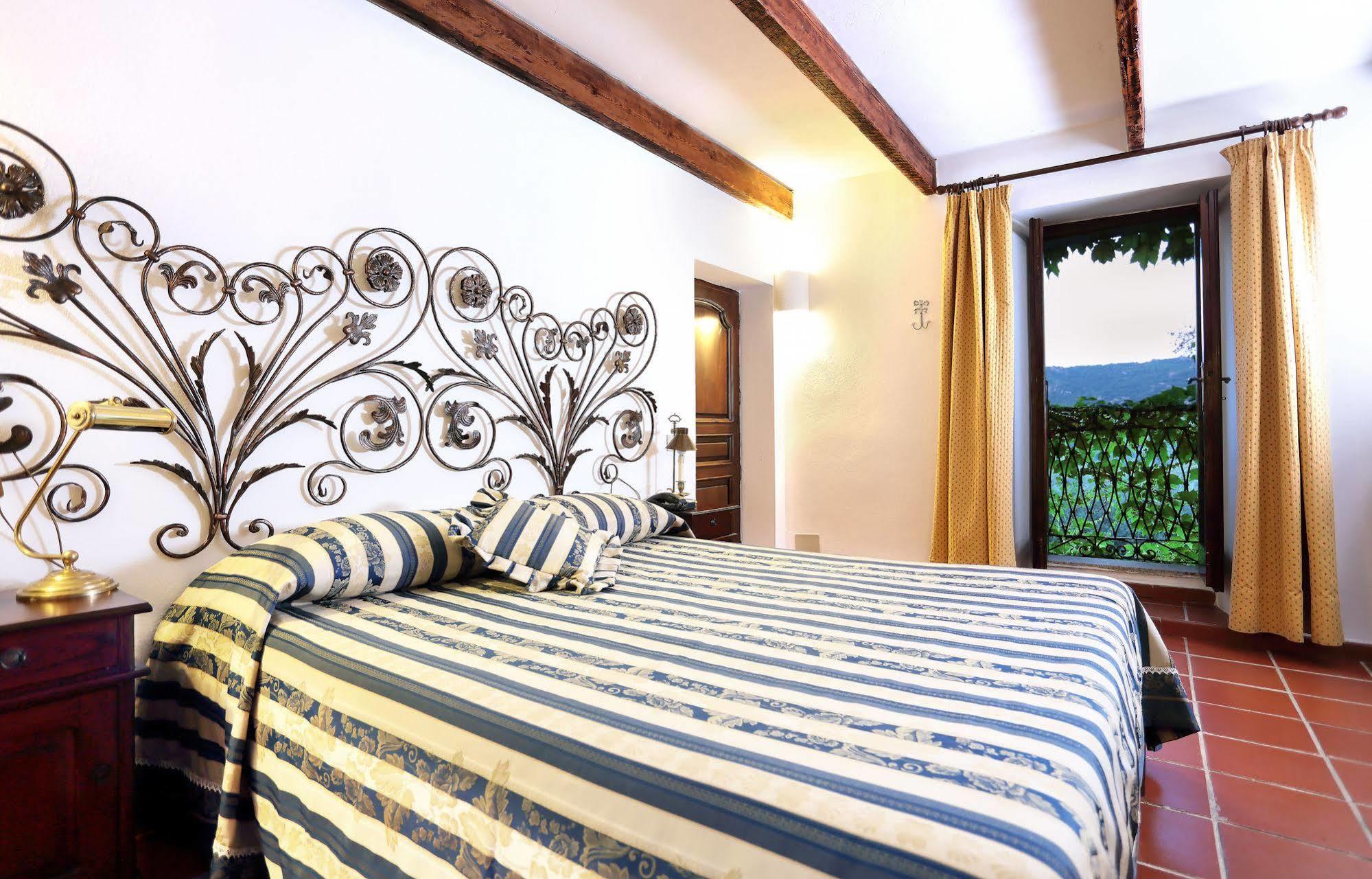 L'Agnata Di De Andre Boutique Hotel Tempio Pausania Bagian luar foto